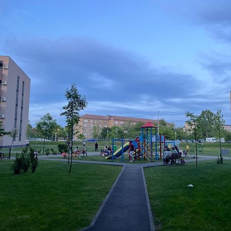 Universitatii Rooms أرادايا المظهر الخارجي الصورة